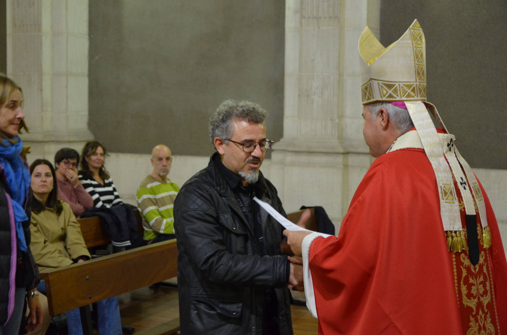Mons. Mario Iceta anima a los profesores de Religión a confiar en la novedad del Espíritu Santo 14 El arzobispo entrega a los profesores de Religión la 'missio canónica'