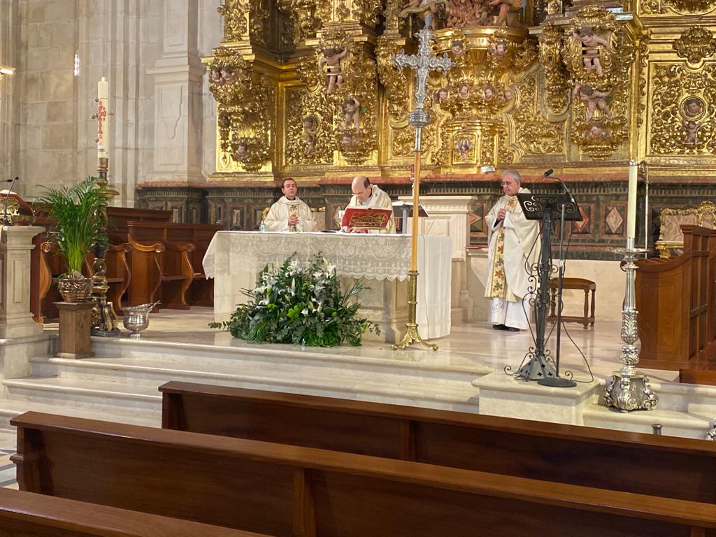 El arzobispo: «Necesitaría toda la eternidad para asumir lo que significa el misterio pascual» 1 misterio pacual catedral 3