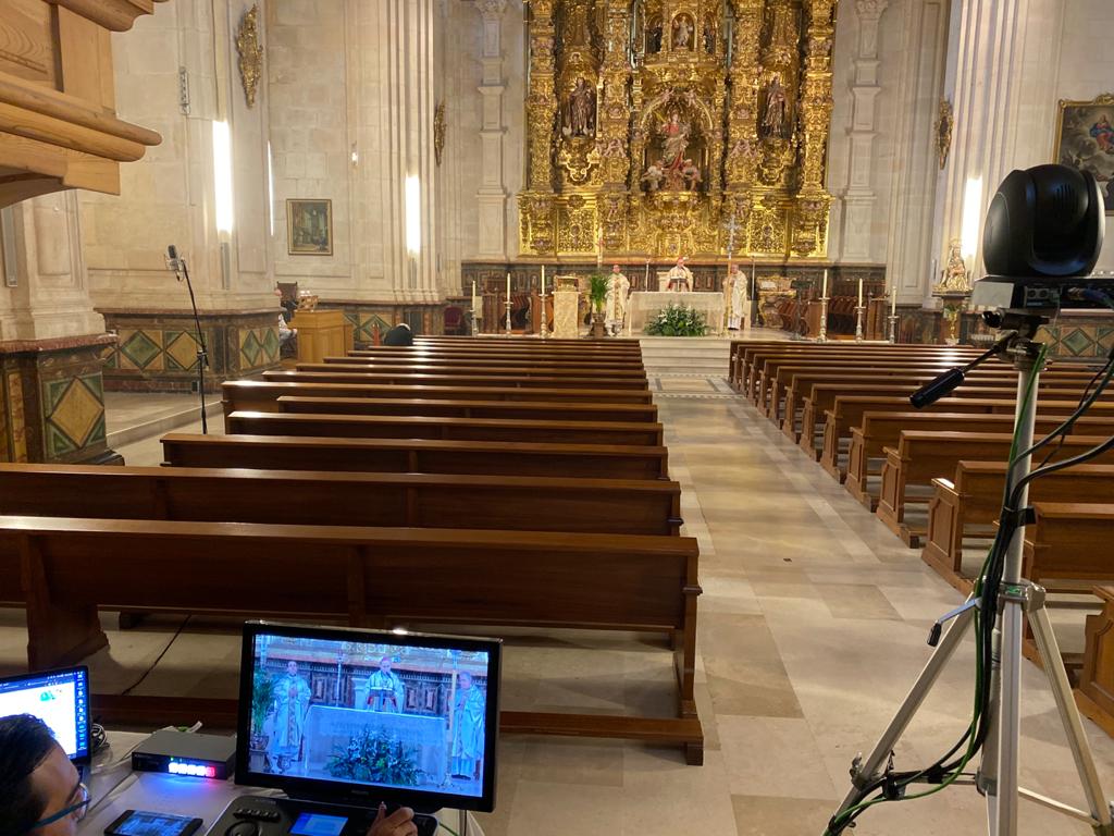 El arzobispo: «Necesitaría toda la eternidad para asumir lo que significa el misterio pascual» 3 misterio pascual catedral 1