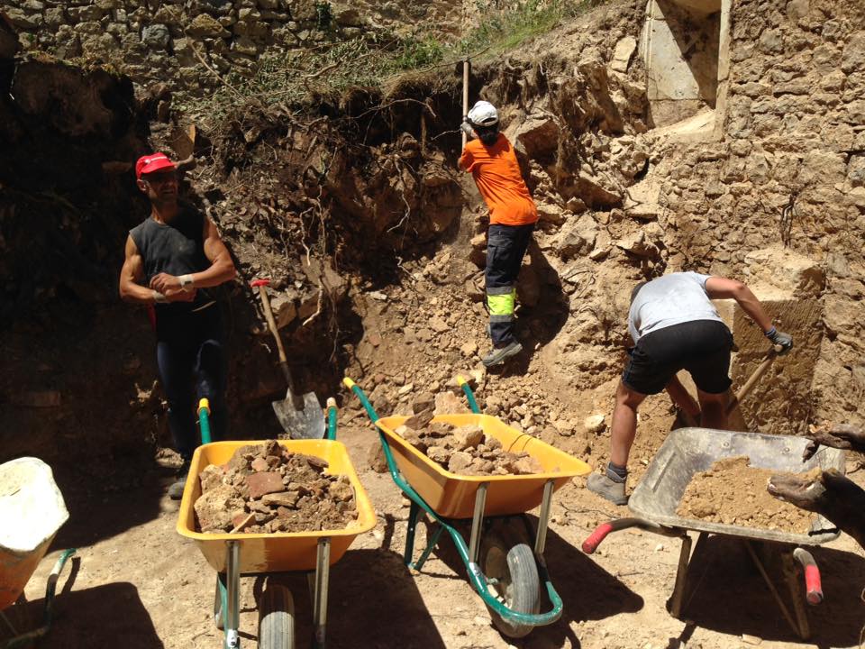 Decenas de voluntarios trabajan por recuperar el monasterio de Rioseco 4 monasterio rioceseco burgos4