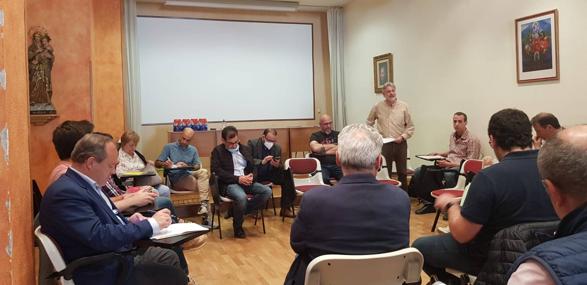 Políticos debaten sobre el futuro del mundo rural 2 mundo rural encuentro con politicos