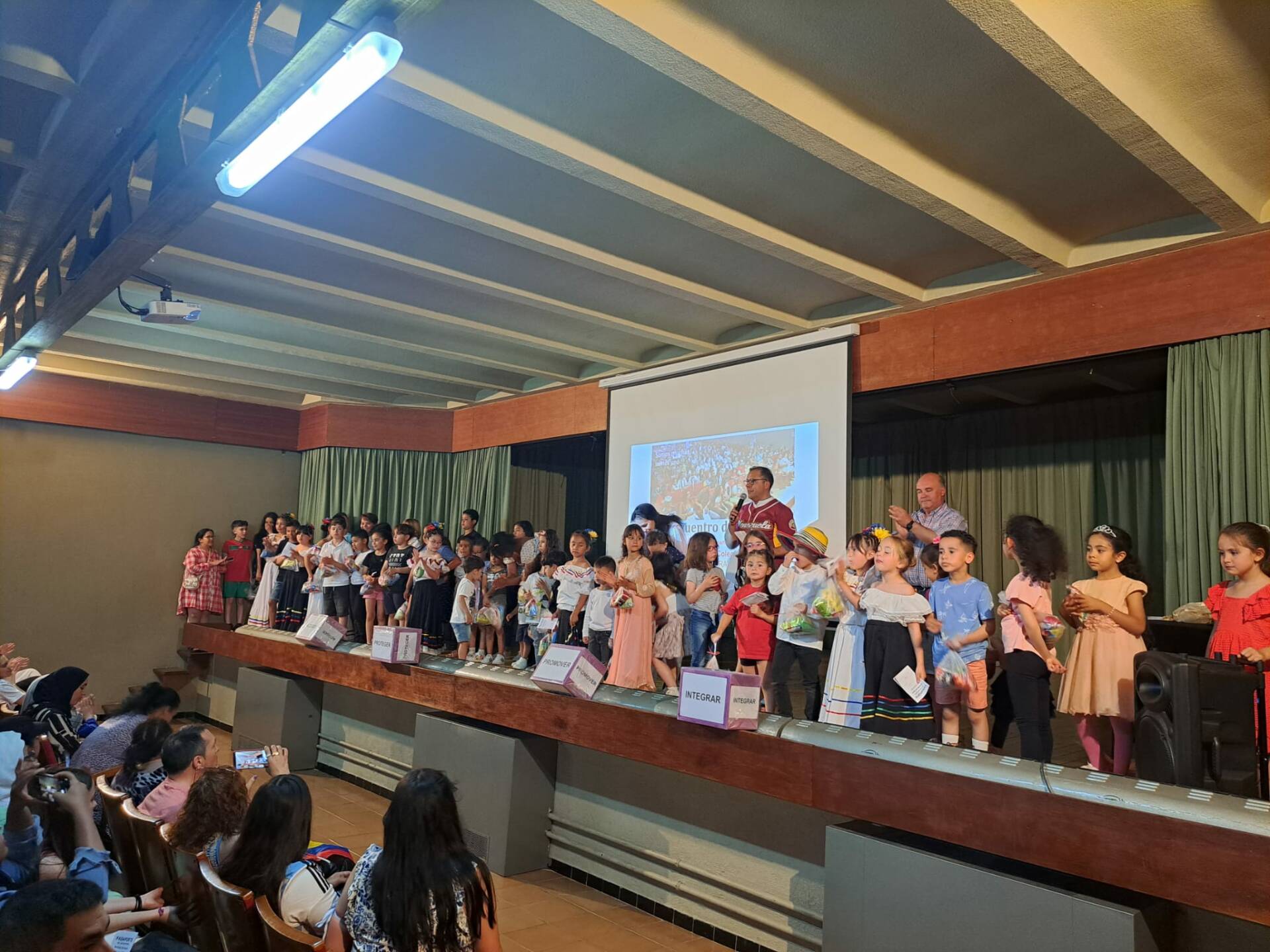El XV Encuentro de Naciones de Aranda se salda con una bonita tarde de convivencia entre once países 1 naciones-aranda_01