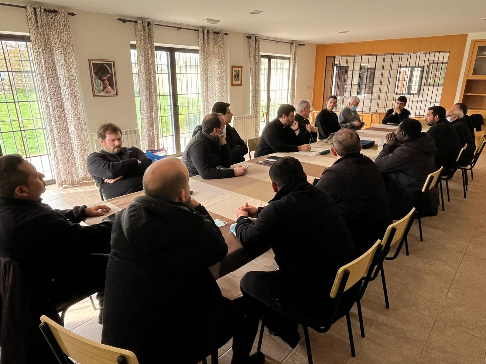 Consejos del arzobispo a los nuevos sacerdotes: estad cerca de Dios, del obispo, del clero y el pueblo 3 nuevos sacerdotes