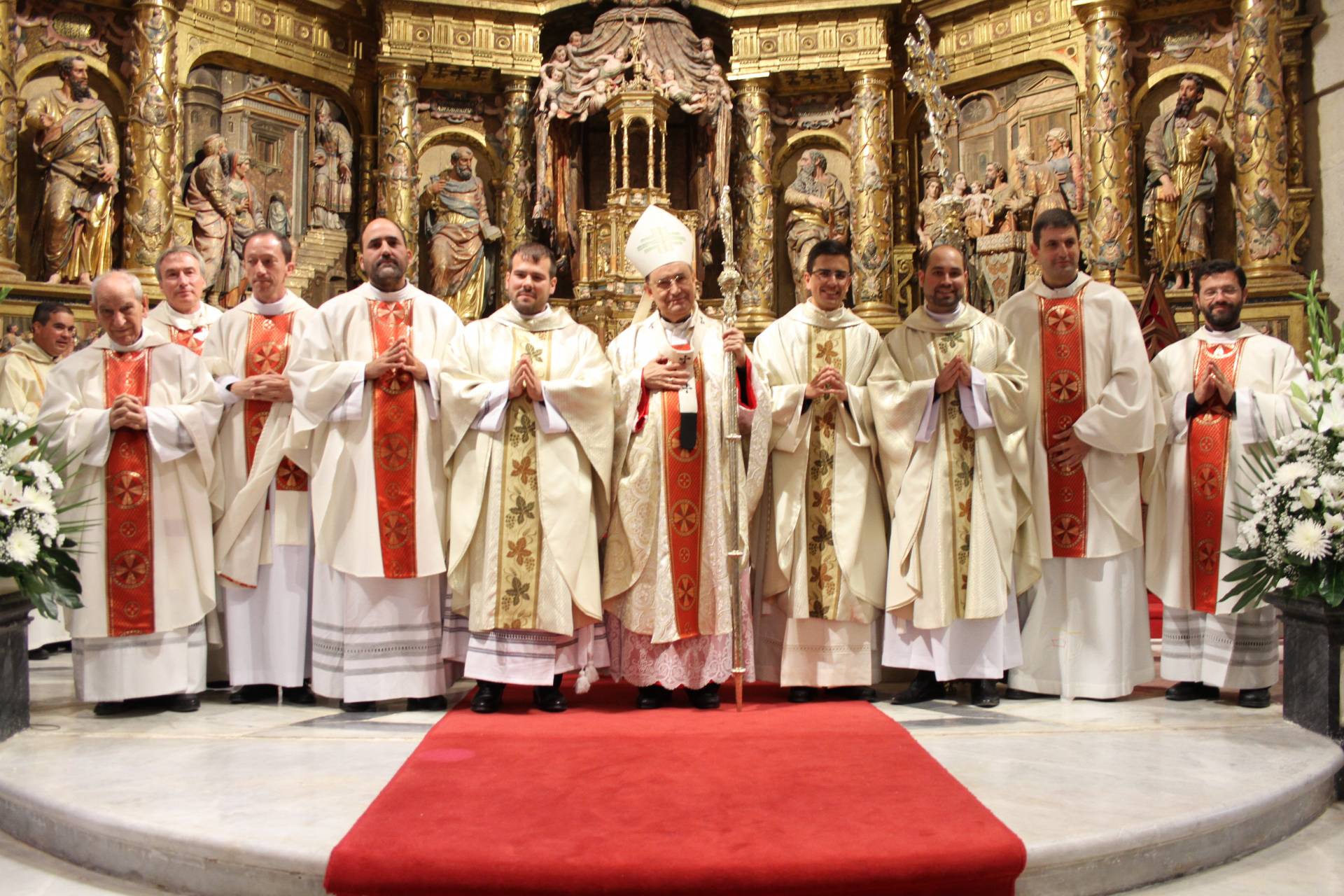 «Desposeeos de vosotros mismos para centraros en Cristo y servir a los demás» 1 ordenacion sacerdotal_54