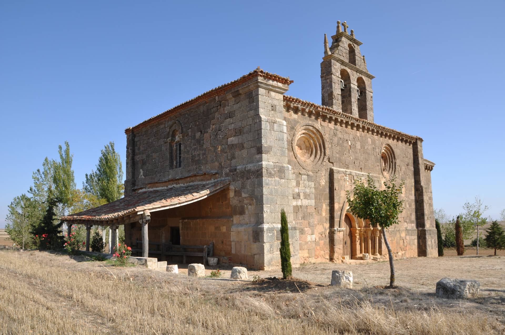 Nuestra Señora del Torreón: una bella ermita del tardío románico 2 padilla abajo ermita_2