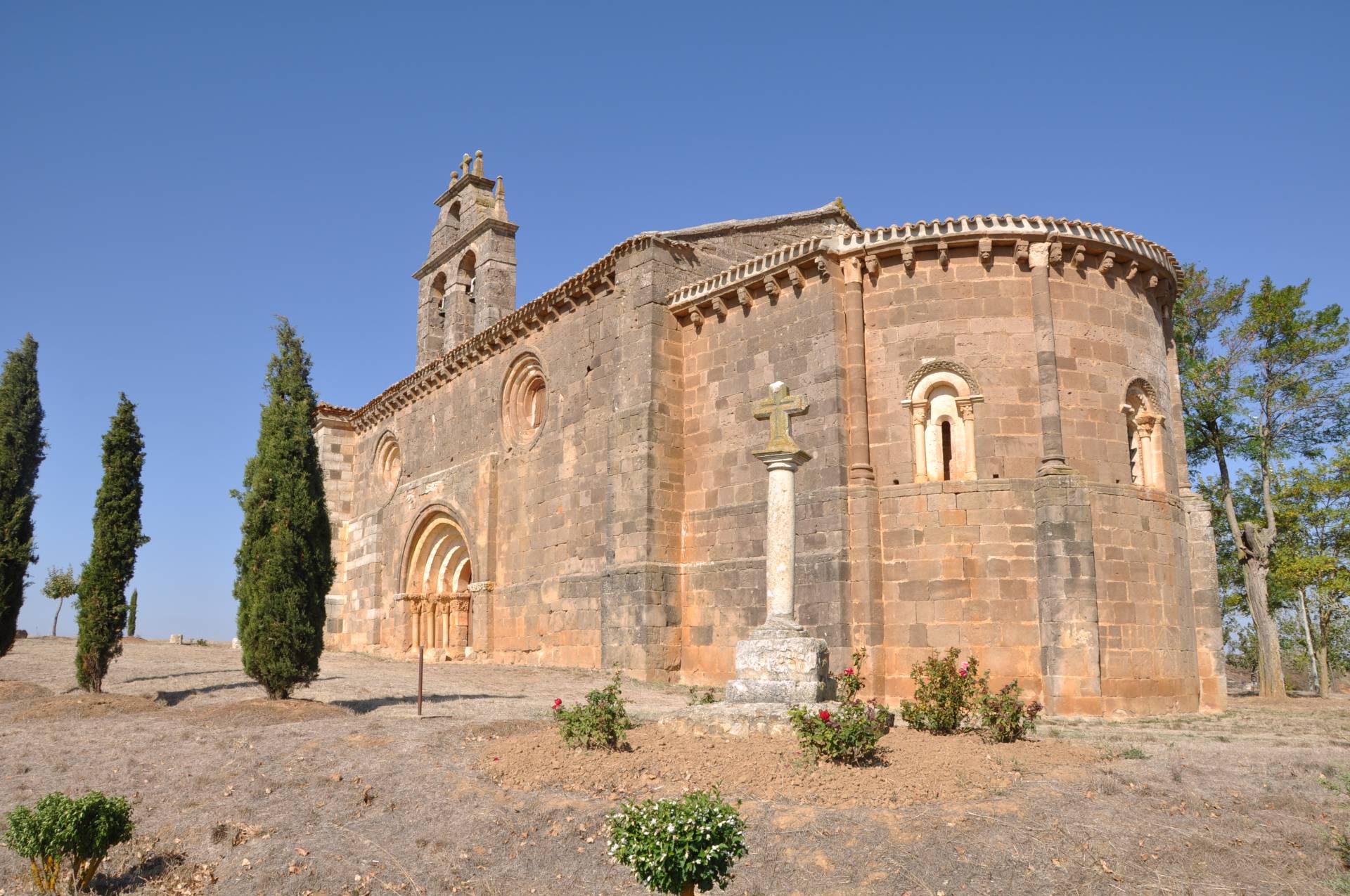 Nuestra Señora del Torreón: una bella ermita del tardío románico 1 padilla abajo ermita_5