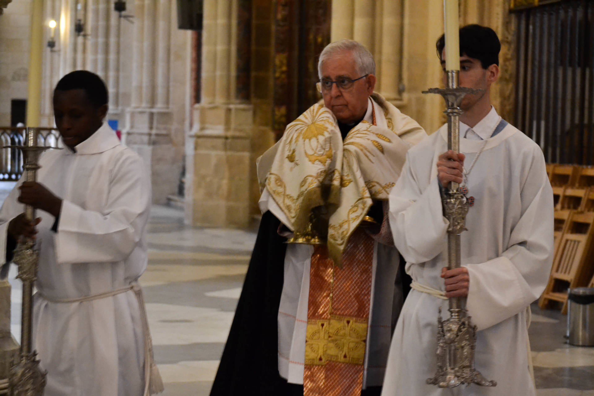 Celebración de la Pasión del Señor, «el inmenso abrazo de Cristo» 8 Pasion del senor (1)