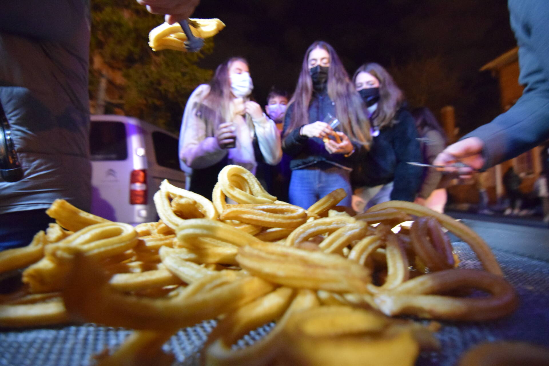 Jóvenes calientan motores para la peregrinación europea a Santiago de Compostela 1 peregrinación noche alternativa