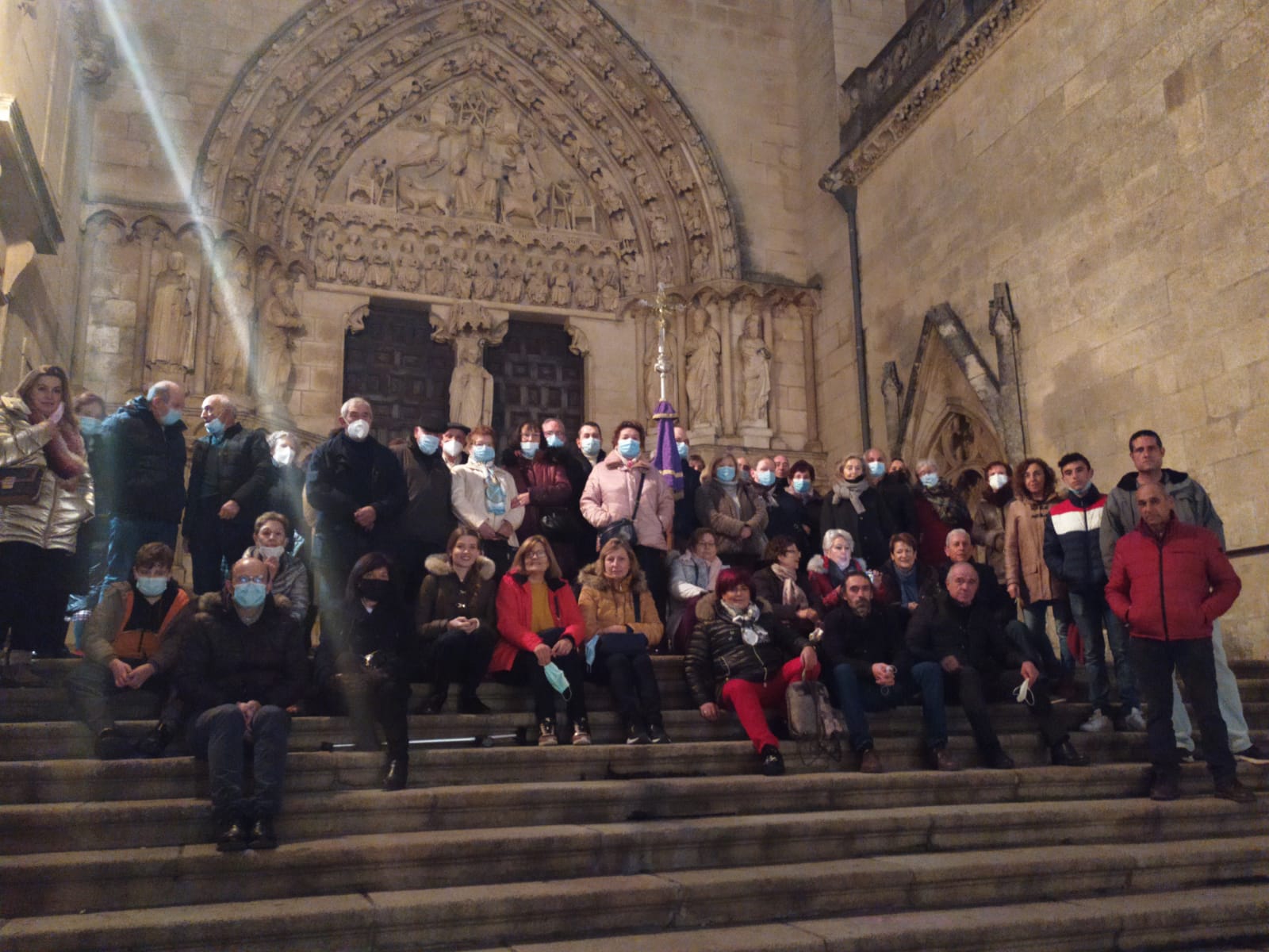 La Catedral continúa acogiendo peregrinos en el Año Jubilar 4 peregrinos año santo catedral burgos