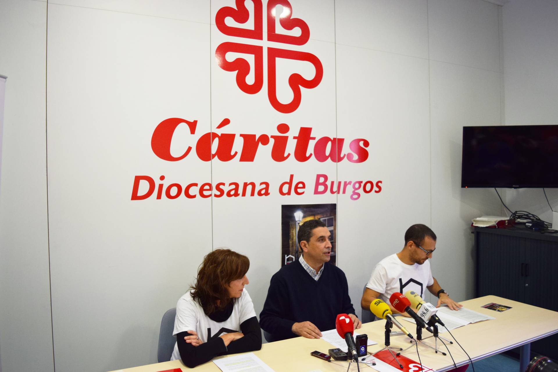 Cáritas diocesana presenta la campaña de Personas Sin Hogar 2 personas sin hogar 1