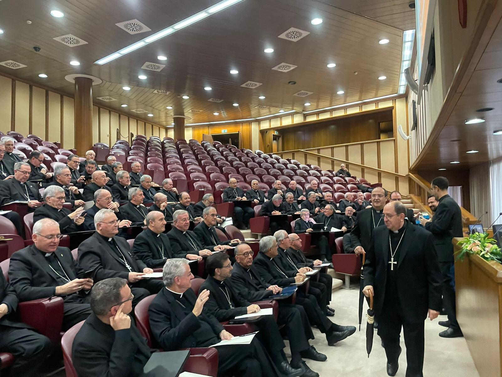 Mons. Iceta acude a la cita de los obispos españoles con el Papa 7 Mons. Iceta participa en la cita de los obispos españoles con el Papa