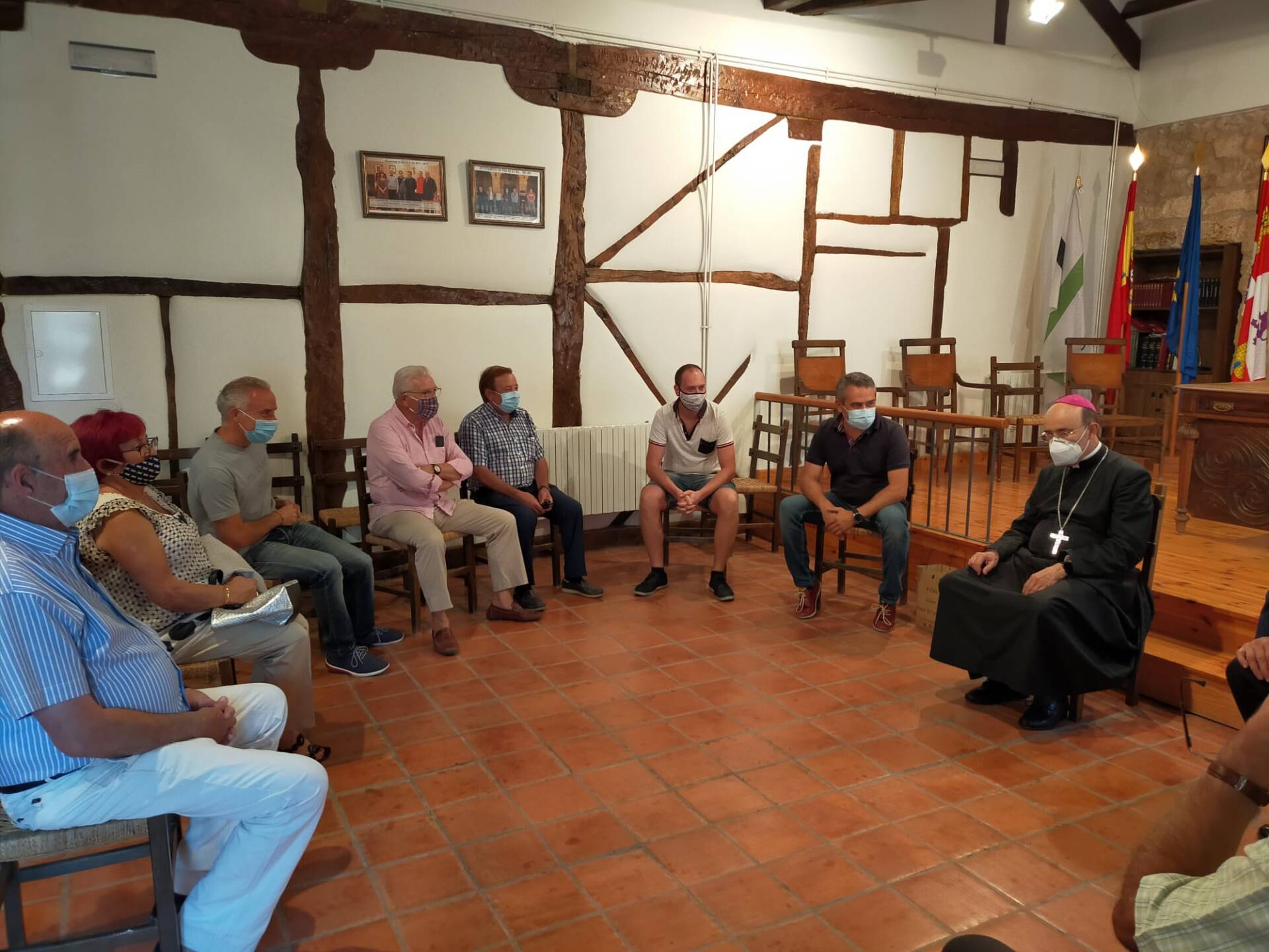 El arzobispo realiza la visita canónica a Poza de la Sal 2 poza de la sal_2