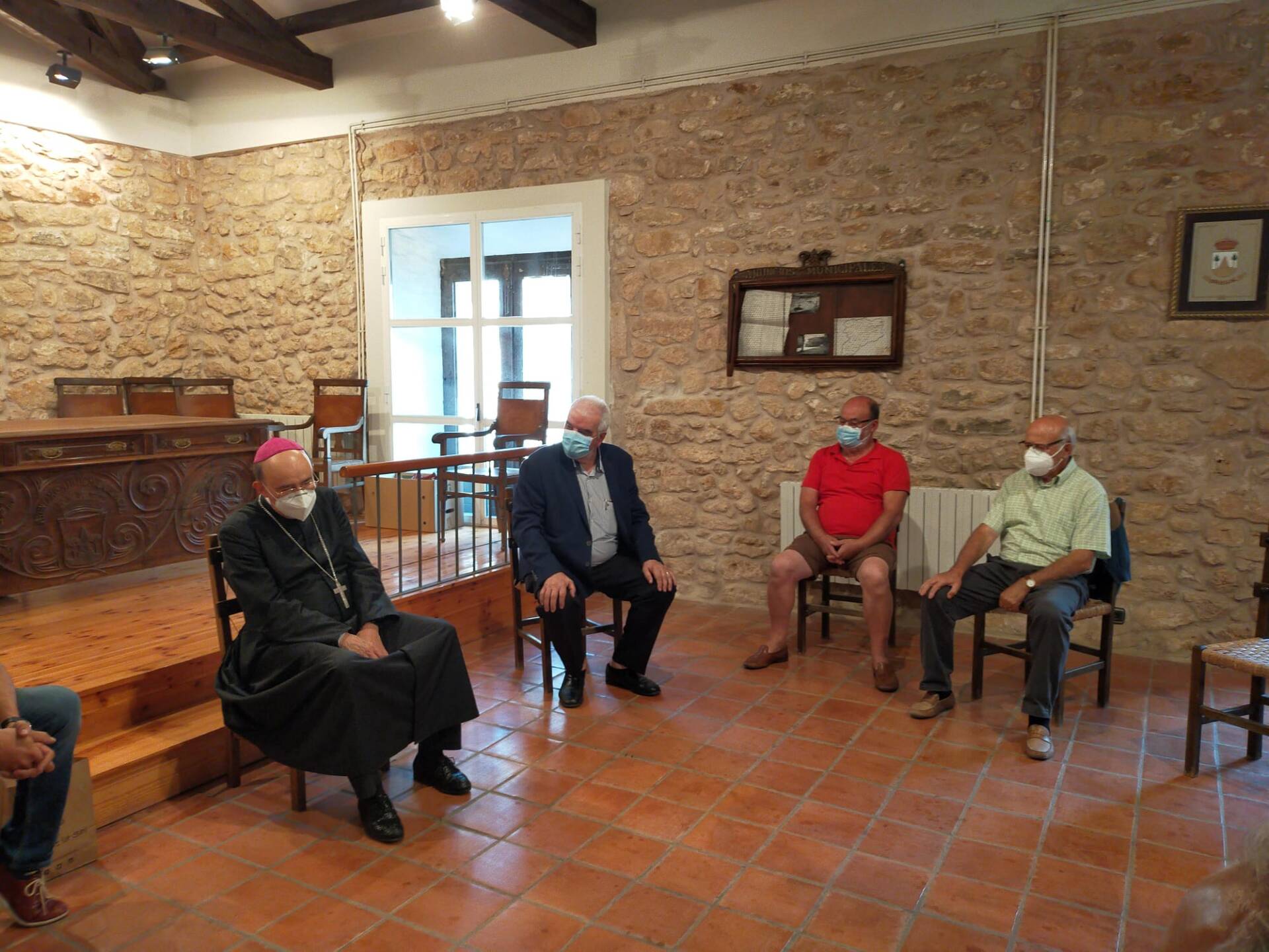 El arzobispo realiza la visita canónica a Poza de la Sal 3 poza de la sal_3