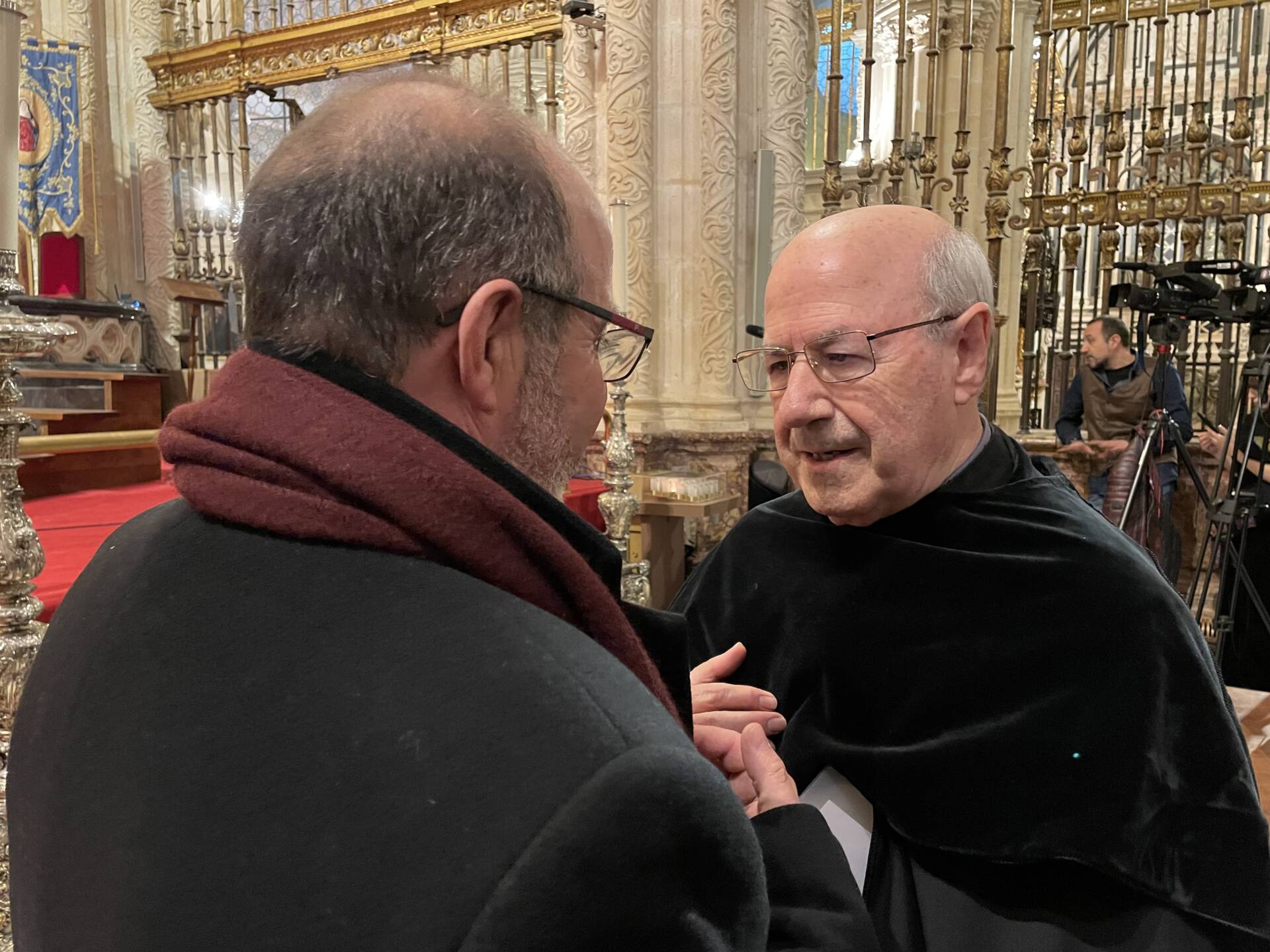 «La esperanza no defrauda»: el mensaje del pregón de Semana Santa 2025 en Burgos 5 pregon-semana-santa-burgos-saturnino-lopez-santidrian_ (1)
