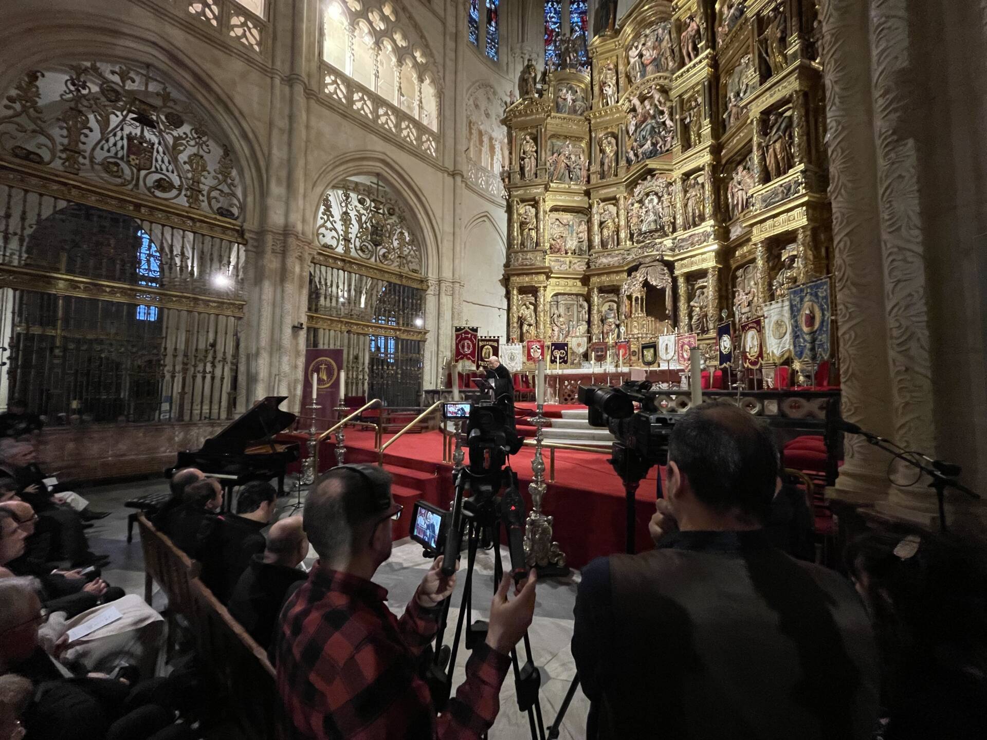«La esperanza no defrauda»: el mensaje del pregón de Semana Santa 2025 en Burgos 1 pregon-semana-santa-burgos-saturnino-lopez-santidrian_ (3)