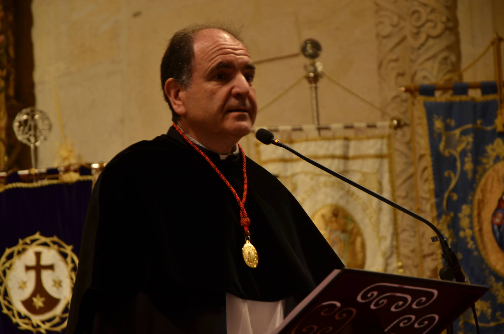 «La esperanza no defrauda»: el mensaje del pregón de Semana Santa 2025 en Burgos 8 pregon-semana-santa-burgos-saturnino-lopez-santidrian_ (5)