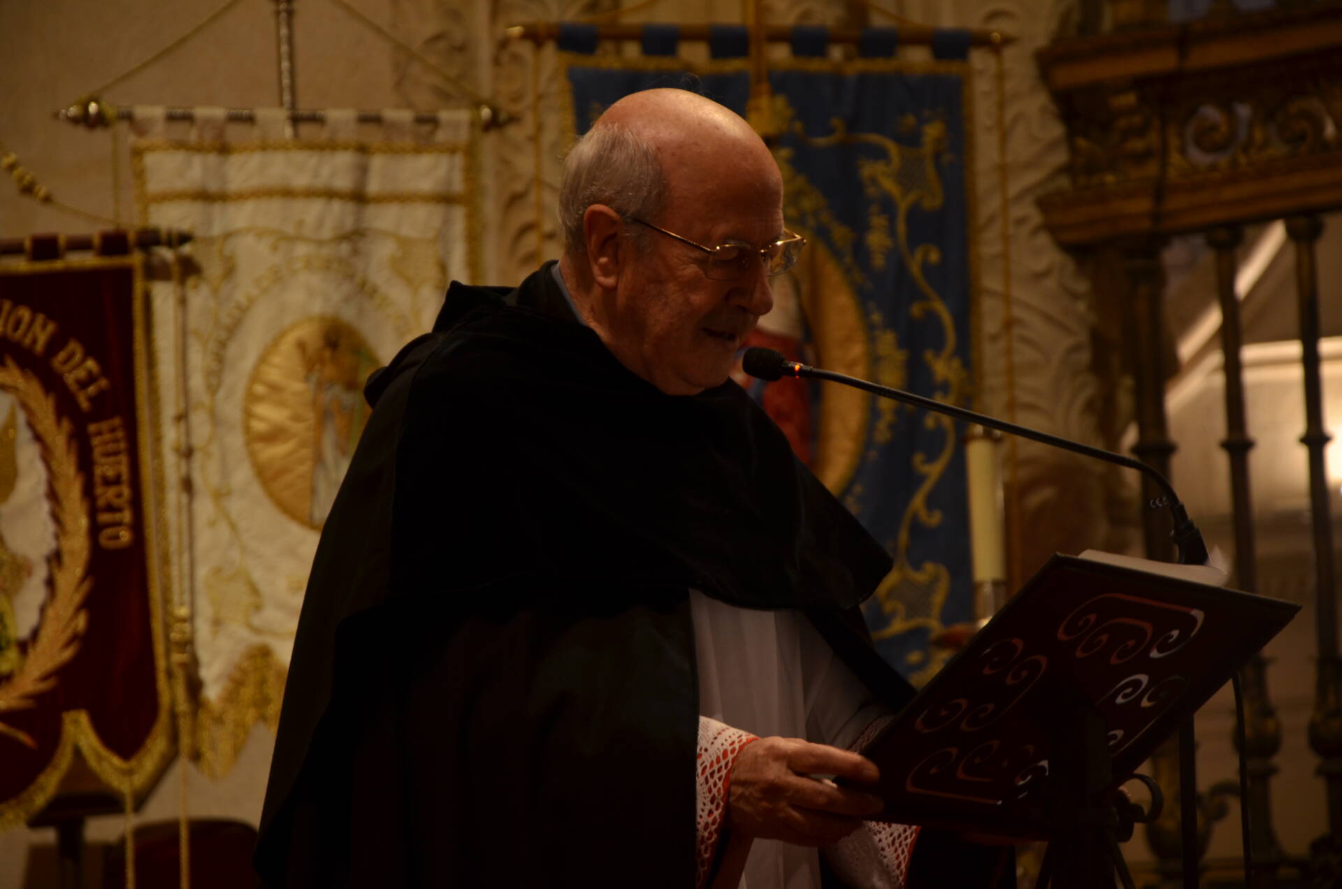 «La esperanza no defrauda»: el mensaje del pregón de Semana Santa 2025 en Burgos 2 pregon-semana-santa-burgos-saturnino-lopez-santidrian_ (8)