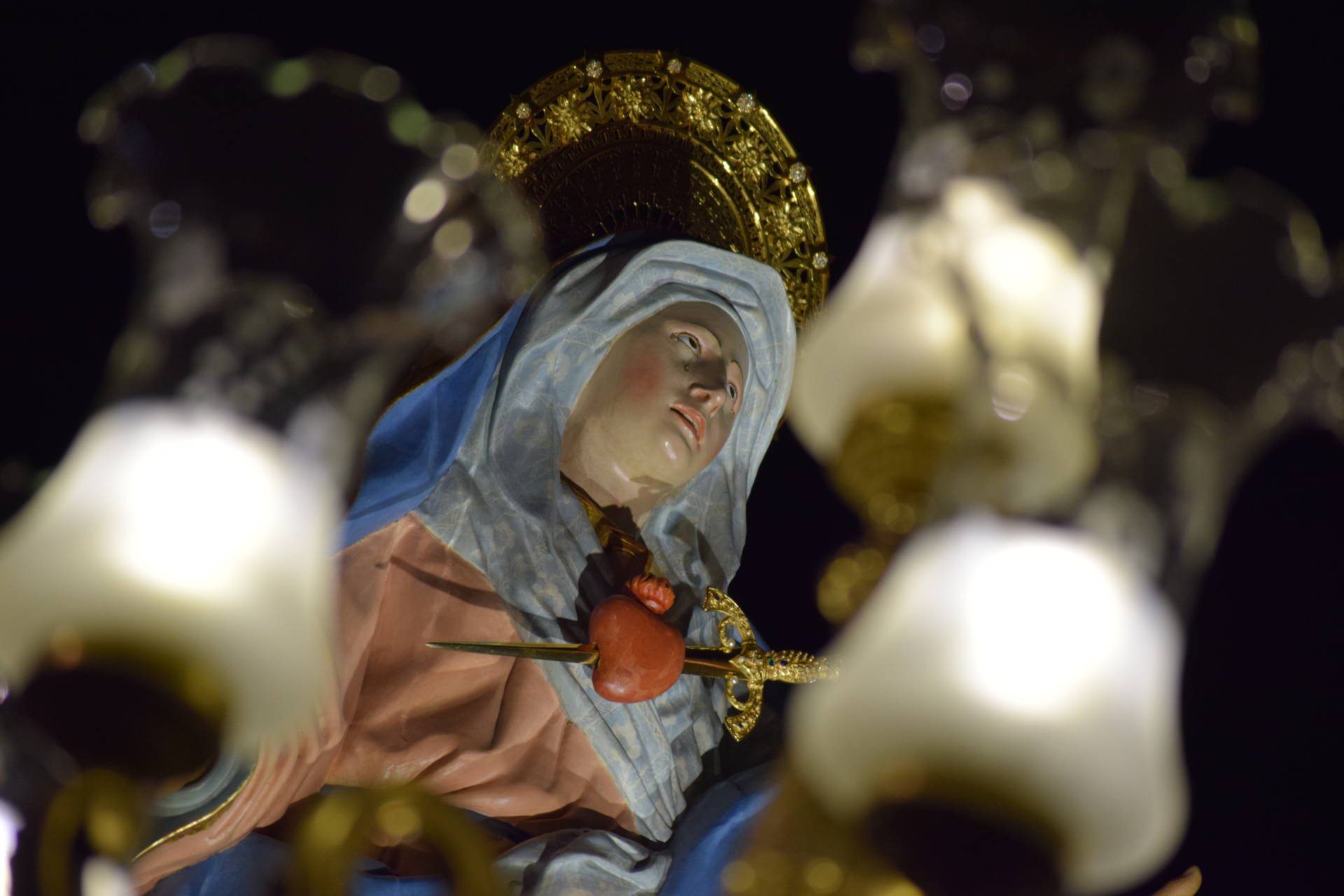Jesús, su cruz y su madre: un encuentro a los pies de la Catedral 4 procesión del encuentro burgos