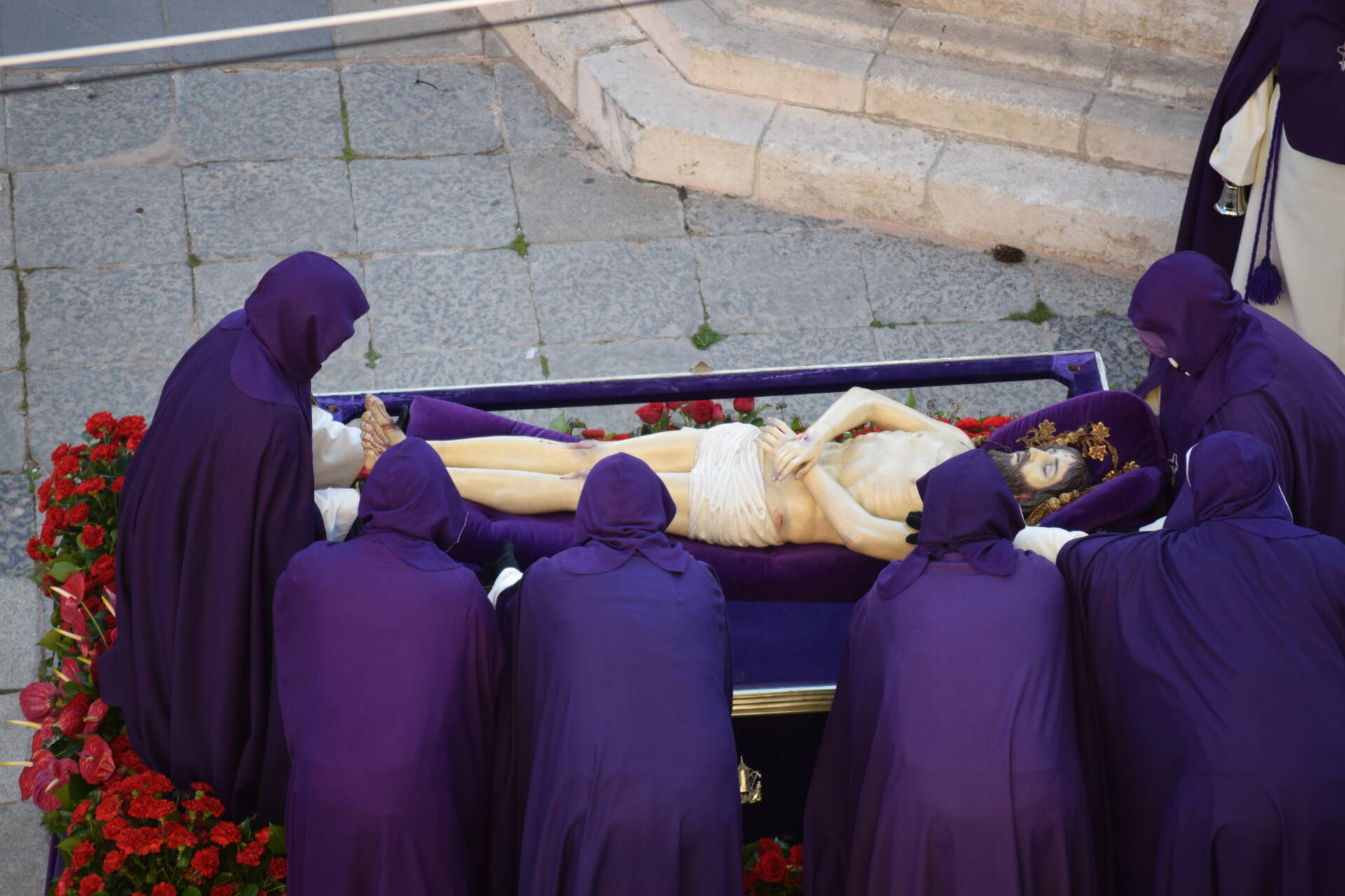 Al tercer año... 'resucitó' la procesión del Santo Entierro 2 procesión del santo entierro