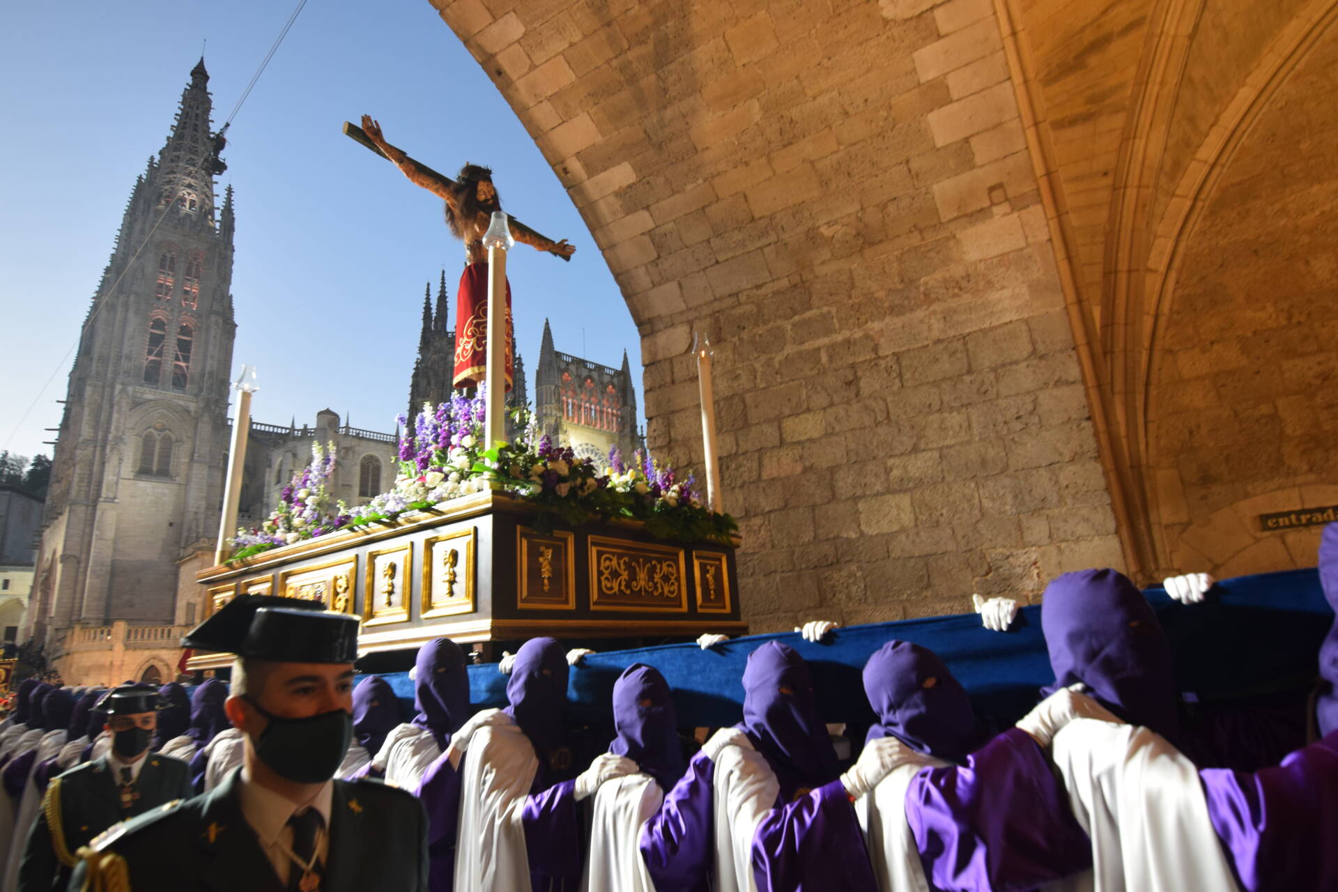 Al tercer año... 'resucitó' la procesión del Santo Entierro 5 procesión del santo entierro