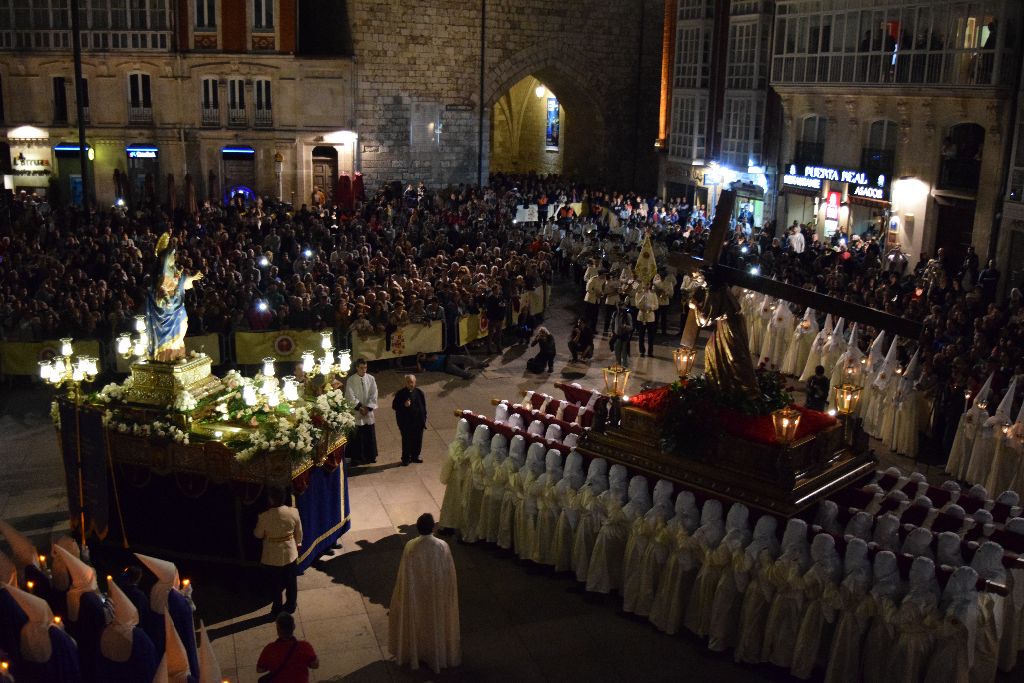 Emoción y fervor en una procesión del Encuentro más eucarística que nunca 17 procesion-encuentro-burgos19.jpg