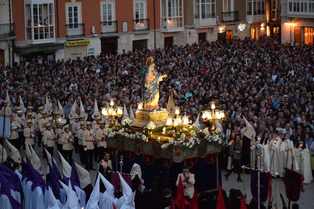 Emoción y fervor en una procesión del Encuentro más eucarística que nunca 3 procesion-encuentro-burgos3.jpg