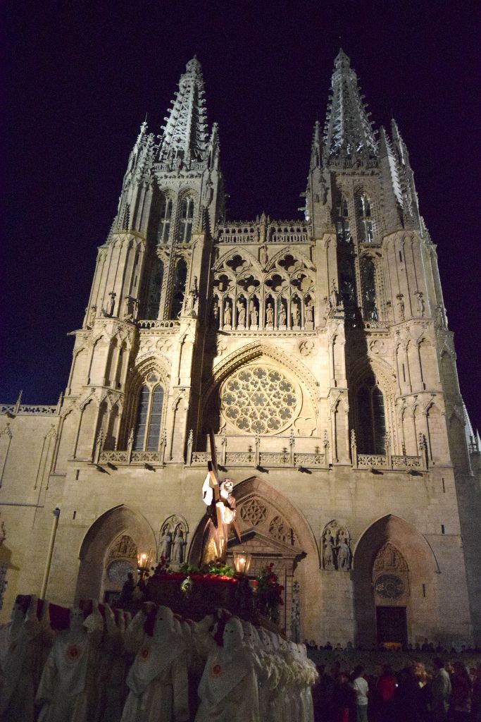Emoción y fervor en una procesión del Encuentro más eucarística que nunca 36 procesion-encuentro-burgos42.jpg