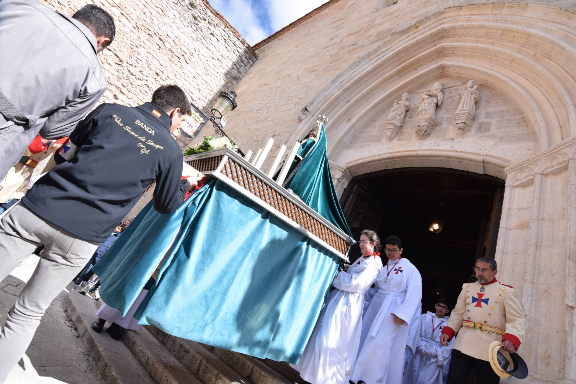 Los niños, protagonistas del Sábado de Pasión en Burgos 3 procesión infantil amor y esperanza burgos