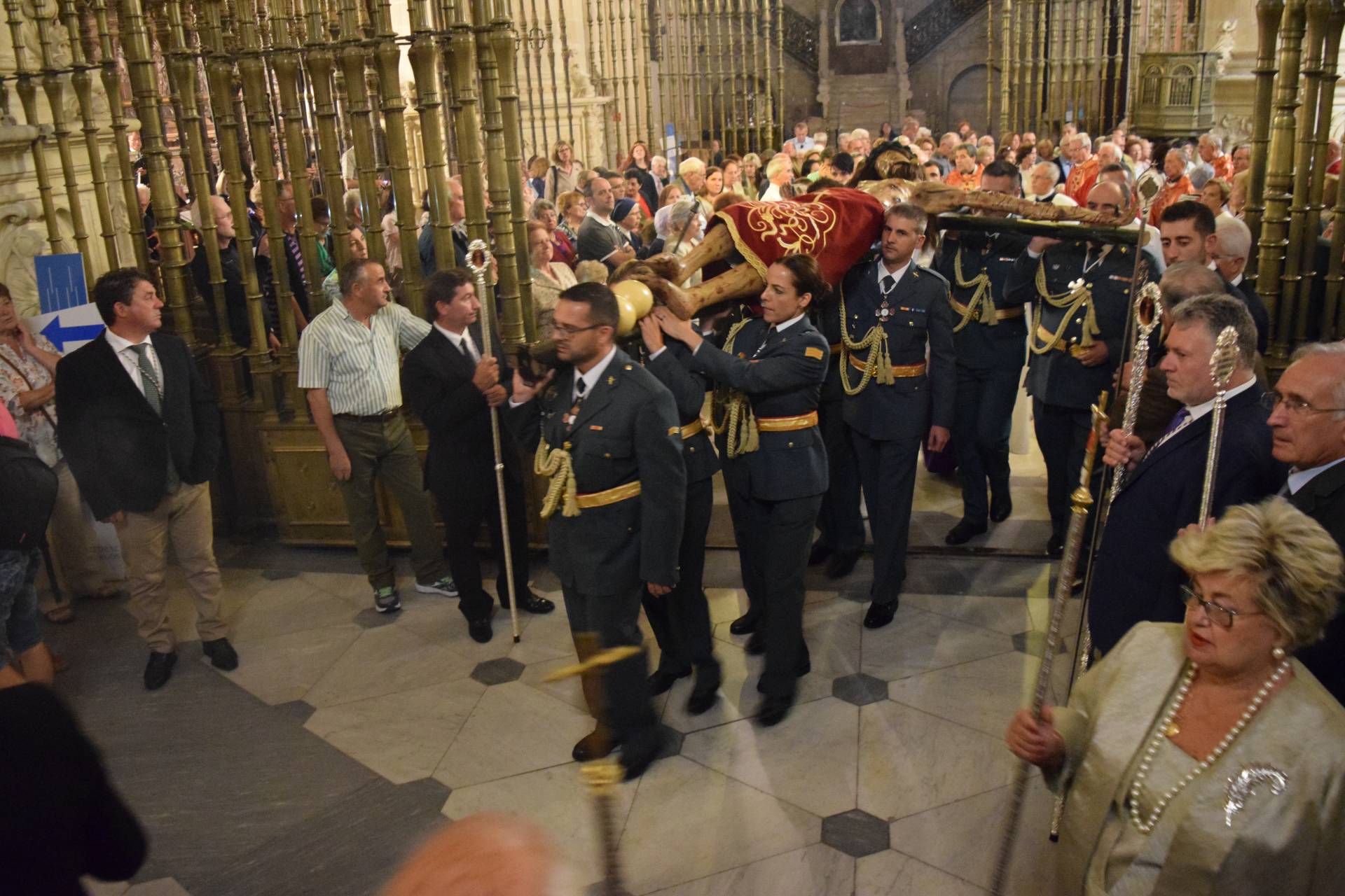 La procesión del Santo Cristo de Burgos: «Algo más que un acto piadoso» 3 procesion santo cristo burgos_16