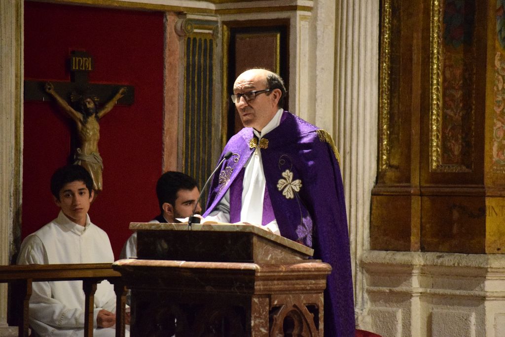 Silencio penitencial en el Viernes de Dolores 3 procesion-silencio-burgos4.jpg