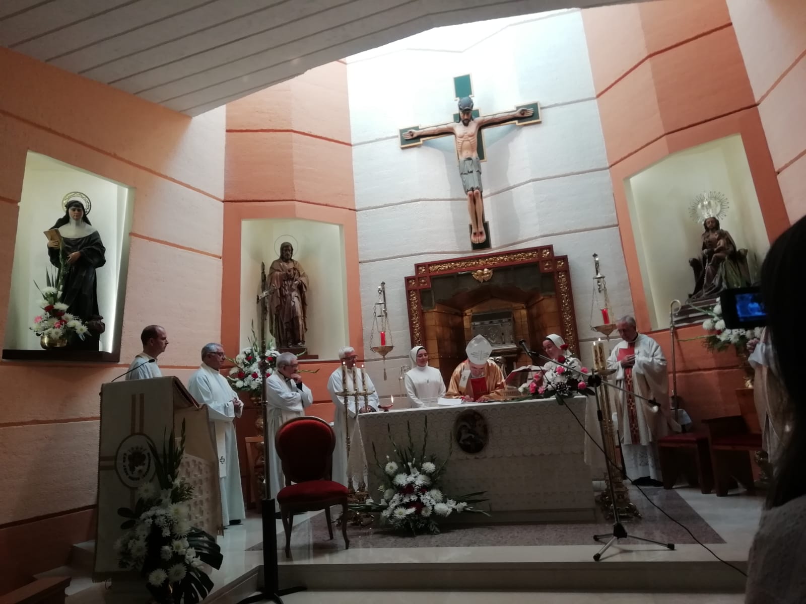 Don Fidel Herráez reanuda su visita pastoral a la diócesis tras el parón veraniego 7 profesion solemne
