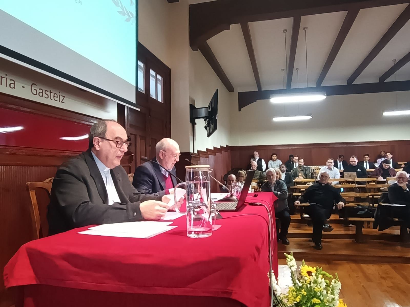 Tres profesores de la Facultad de Teología participan en Vitoria en el Congreso Internacional sobre el Concilio de Nicea 1 Tres profesores de la Facultad de Teología participan en Vitoria en el Congreso Internacional sobre el Concilio de Nicea