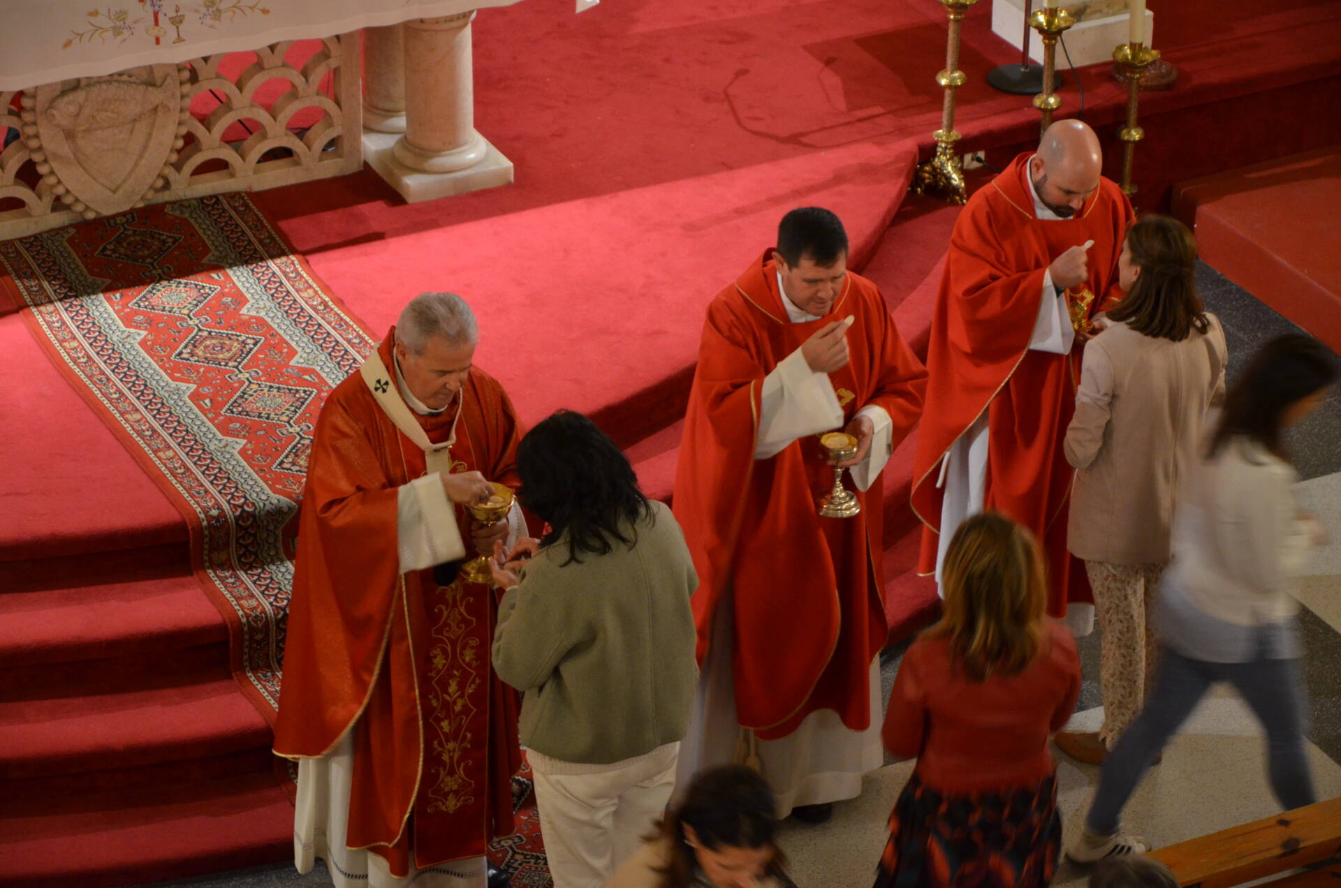 El arzobispo anima a los profesores de Religión a «mostrar a los jóvenes el camino de la Verdad que les haga felices» 23 profesores-religión-missio-canónica-arzobispo-burgos_00011