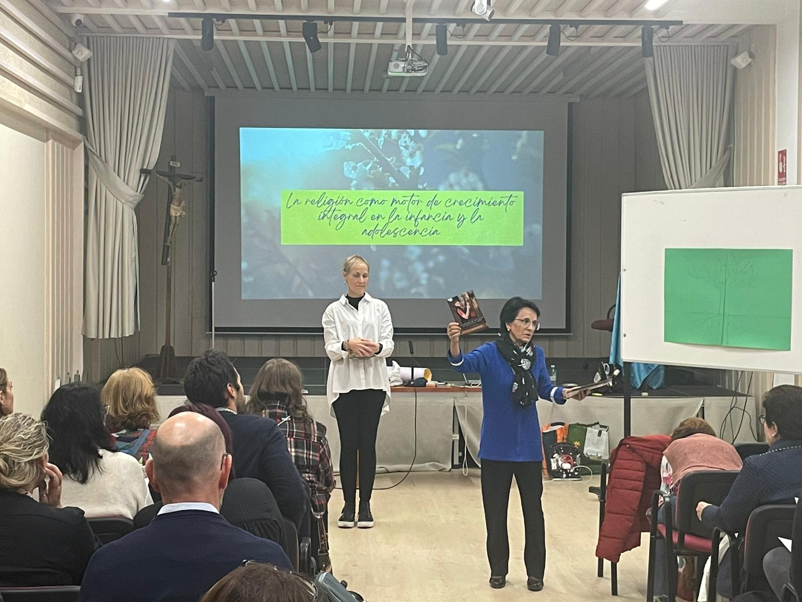 El arzobispo anima a los profesores de Religión a «mostrar a los jóvenes el camino de la Verdad que les haga felices» 26 profesores-religión-missio-canónica-arzobispo-burgos_00022