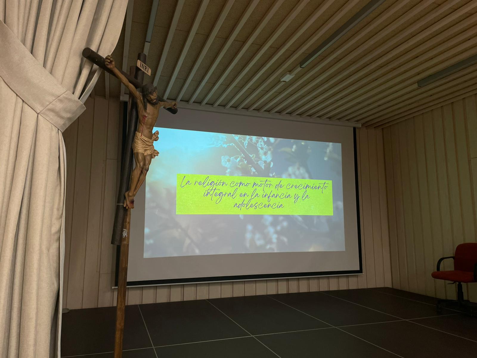 El arzobispo anima a los profesores de Religión a «mostrar a los jóvenes el camino de la Verdad que les haga felices» 24 profesores-religión-missio-canónica-arzobispo-burgos_00025