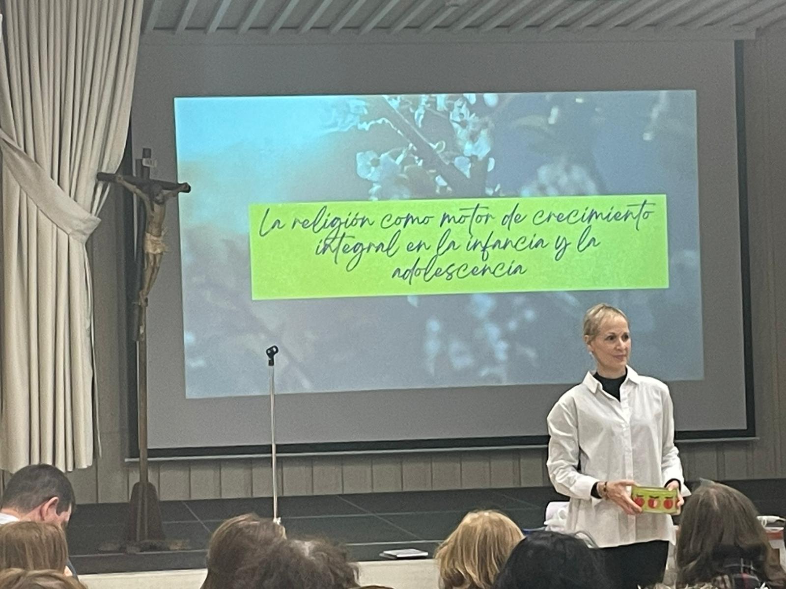 El arzobispo anima a los profesores de Religión a «mostrar a los jóvenes el camino de la Verdad que les haga felices» 20 profesores-religión-missio-canónica-arzobispo-burgos_00027