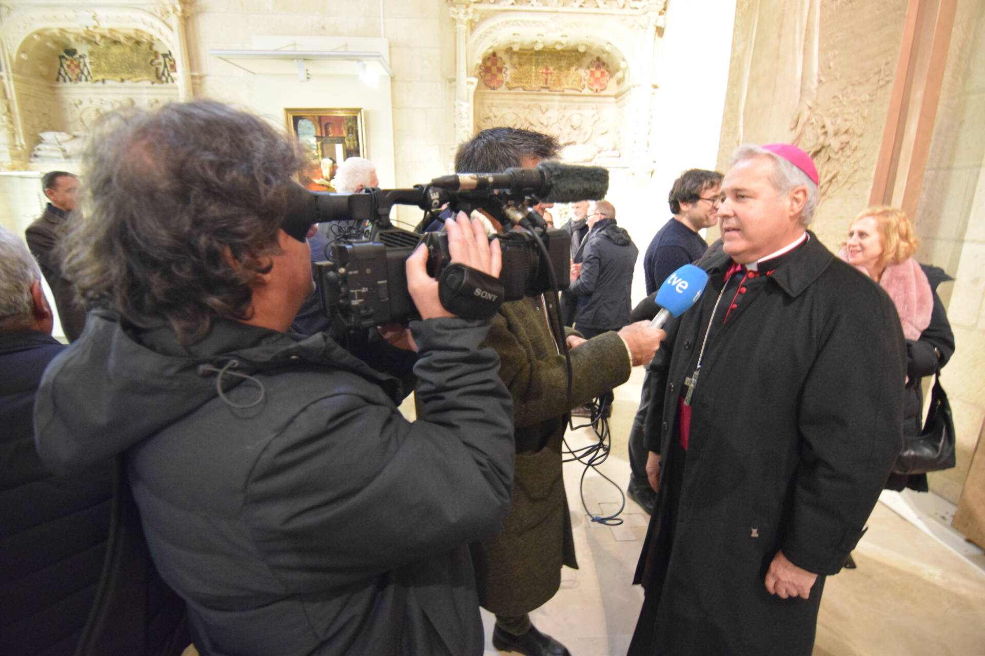 «Estas puertas son fruto de la audacia y la creatividad de Burgos» 8 puertas antonio lopez catedral burgos inauguración