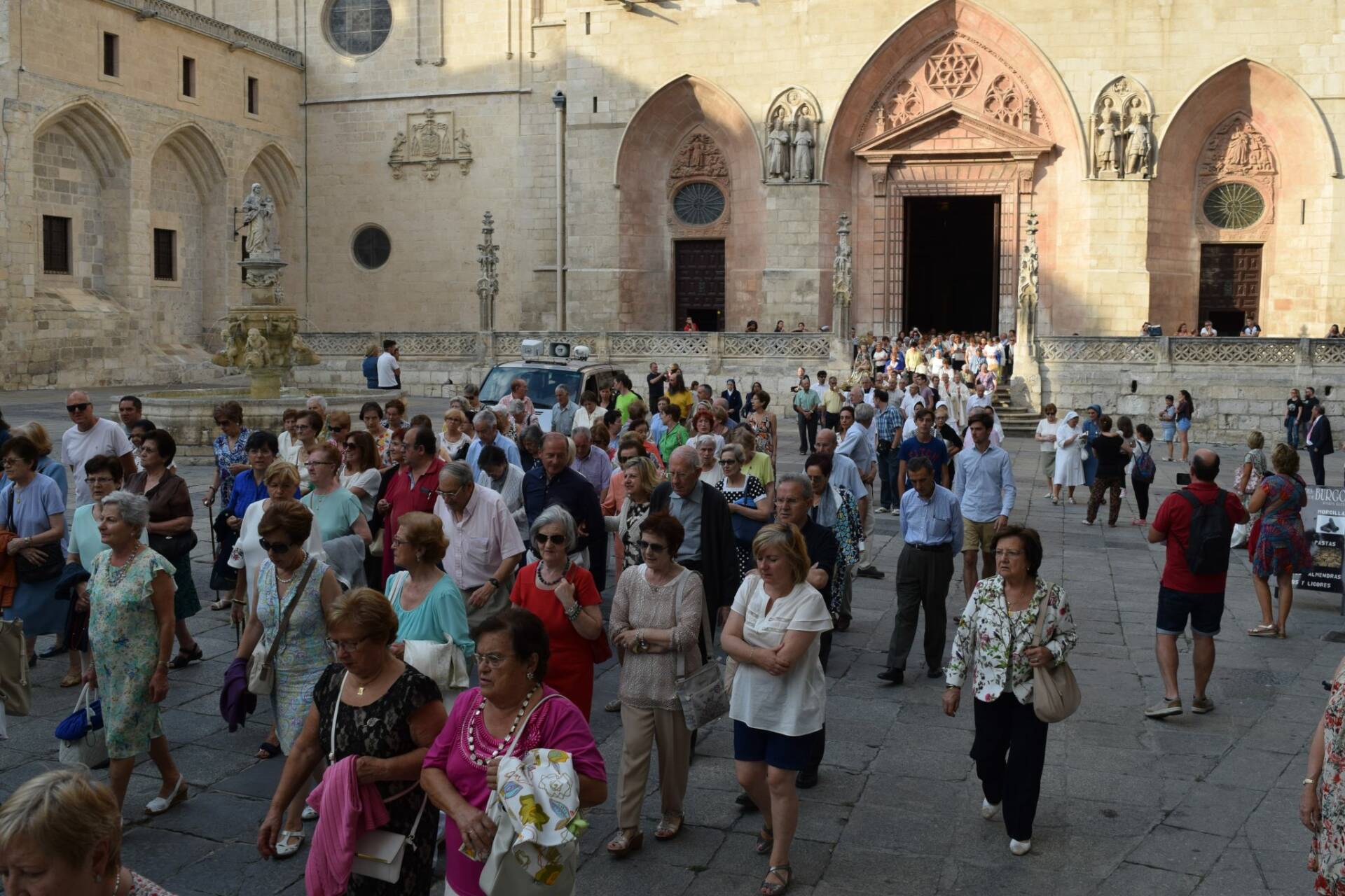 Nota del Cabildo ante la culminación por parte de Antonio López de las puertas de la Catedral 1 Nota del Cabildo ante la culminación por parte de Antonio López de las puertas de la Catedral