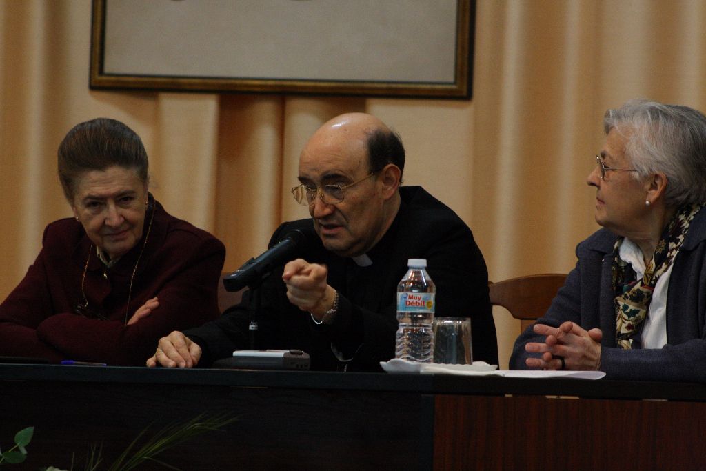 Encuentros del arzobispo con la vida religiosa de la diócesis 11 religiosos-11.jpg