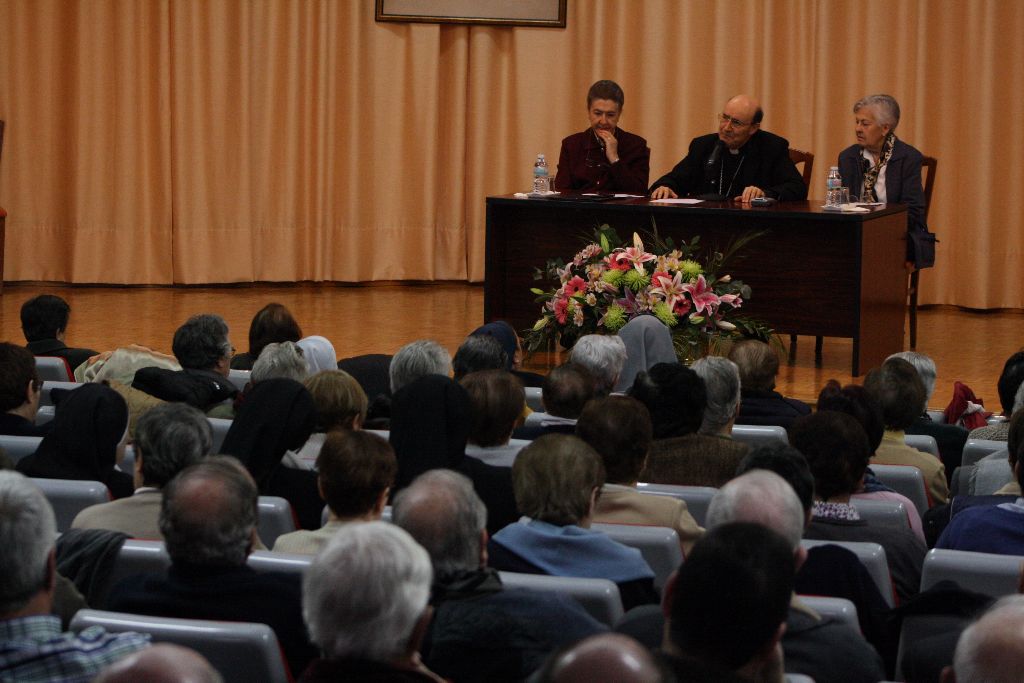 Encuentros del arzobispo con la vida religiosa de la diócesis 13 religiosos-13.jpg