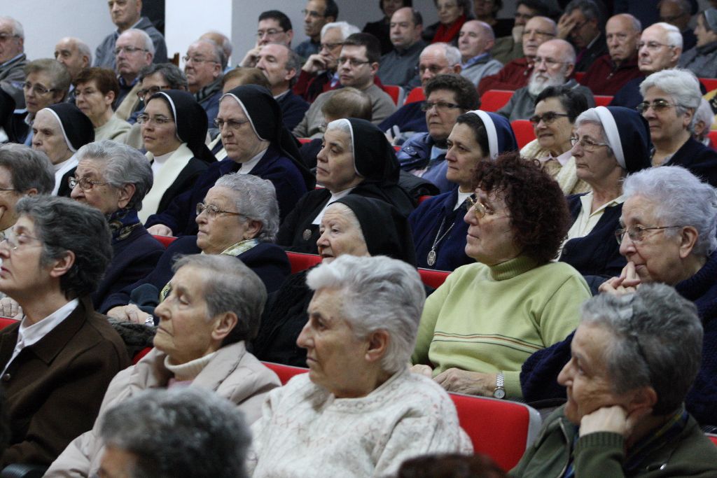 Encuentros del arzobispo con la vida religiosa de la diócesis 5 religiosos-5.jpg