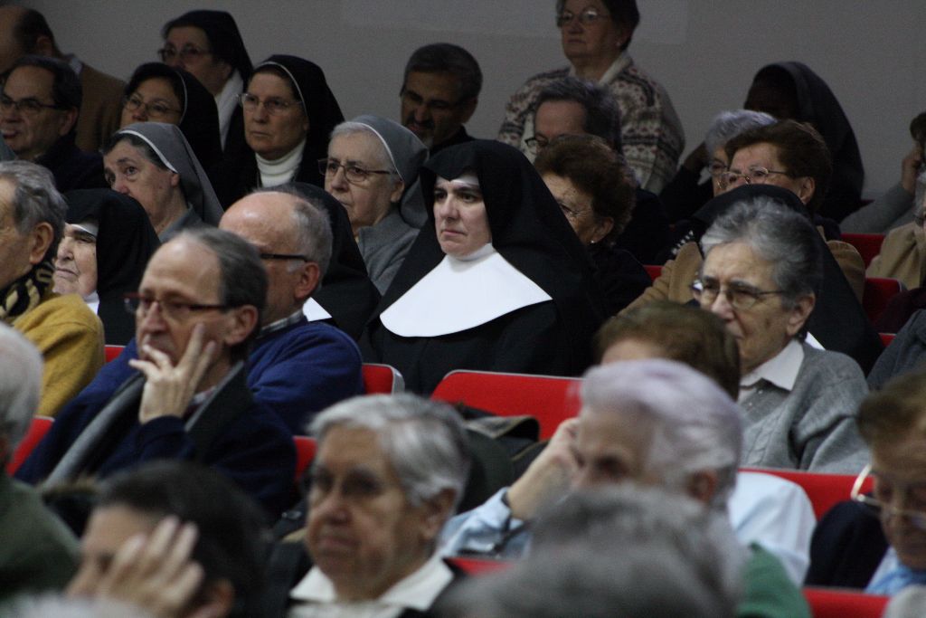 Encuentros del arzobispo con la vida religiosa de la diócesis 6 religiosos-6.jpg