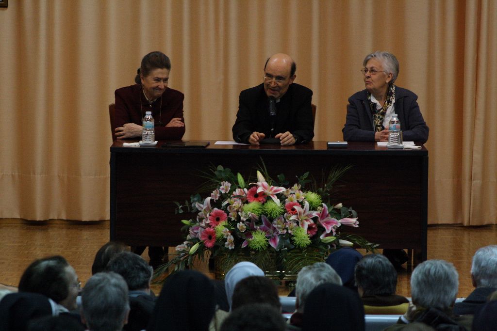 Encuentros del arzobispo con la vida religiosa de la diócesis 8 religiosos-8.jpg