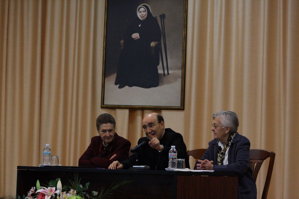Encuentros del arzobispo con la vida religiosa de la diócesis 9 religiosos-9.jpg