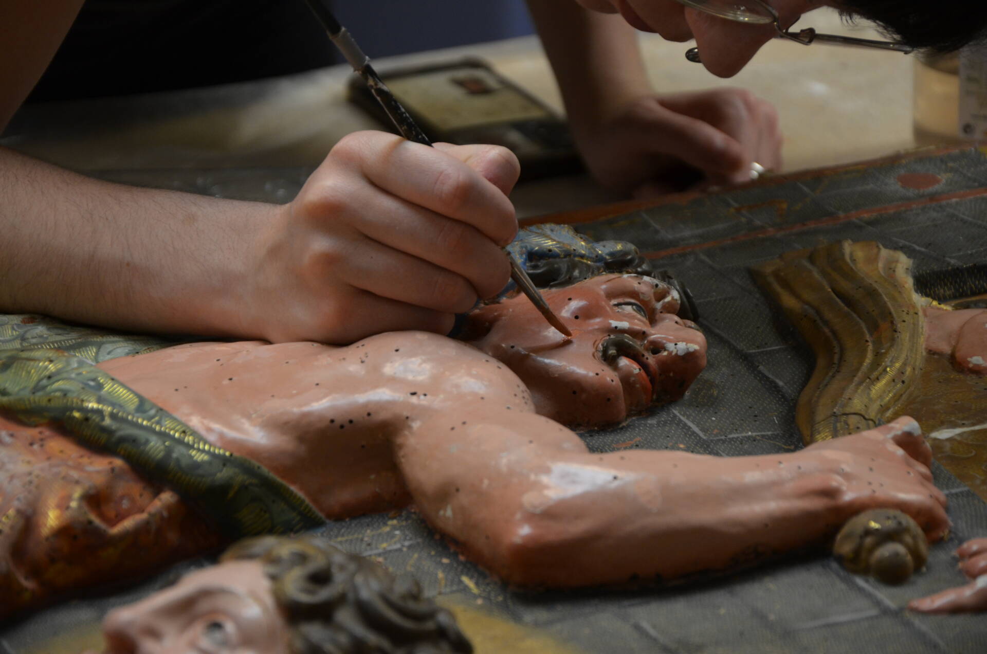«Una experiencia bonita»: un mes restaurando su primer retablo 6 «Una experiencia bonita»: un mes restaurando su primer retablo
