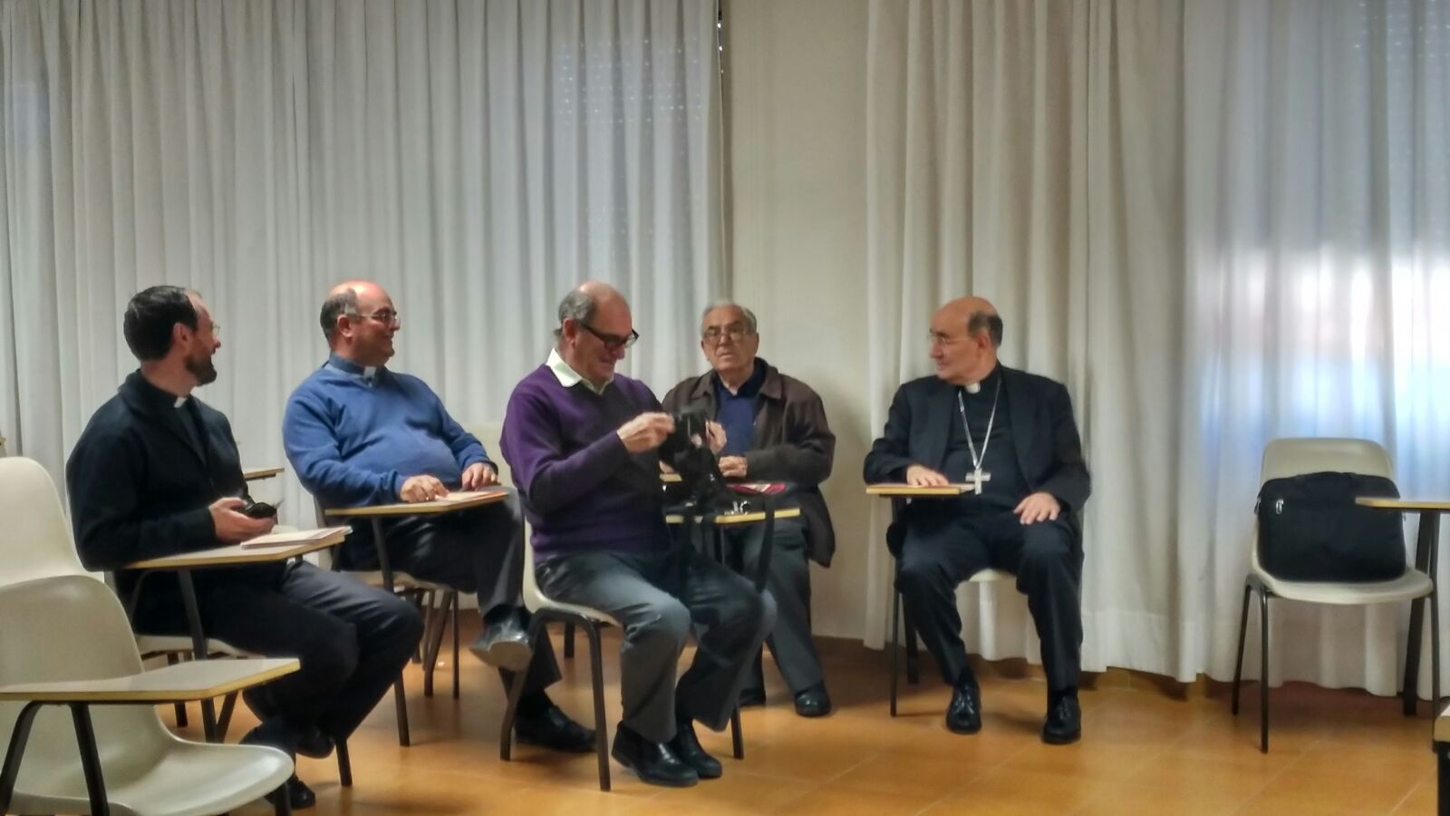 Don Fidel Herráez imparte retiros espirituales a los sacerdotes 2 retiro espiritual 1