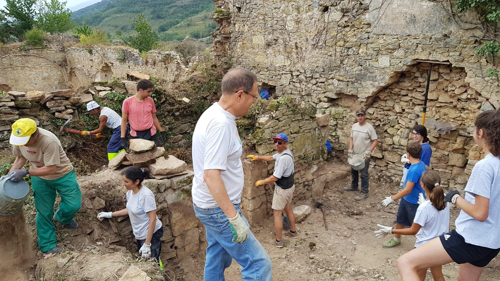 Más de un centenar de voluntarios saca del olvido el monasterio de Rioseco 2 rioseco 2