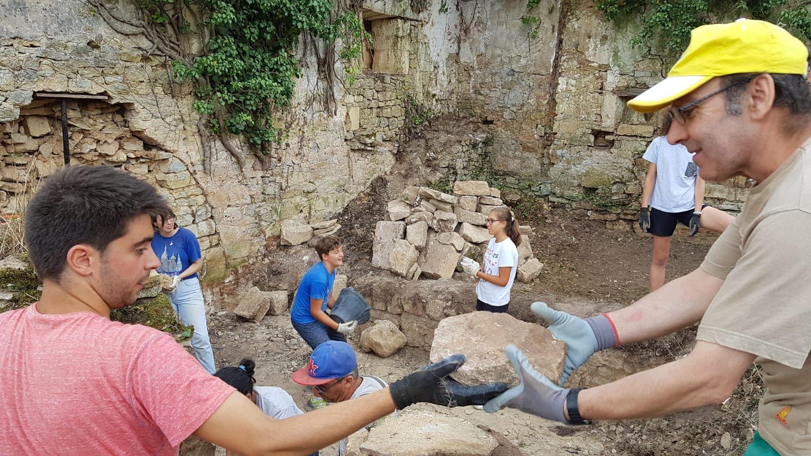 Más de un centenar de voluntarios saca del olvido el monasterio de Rioseco 3 rioseco 3