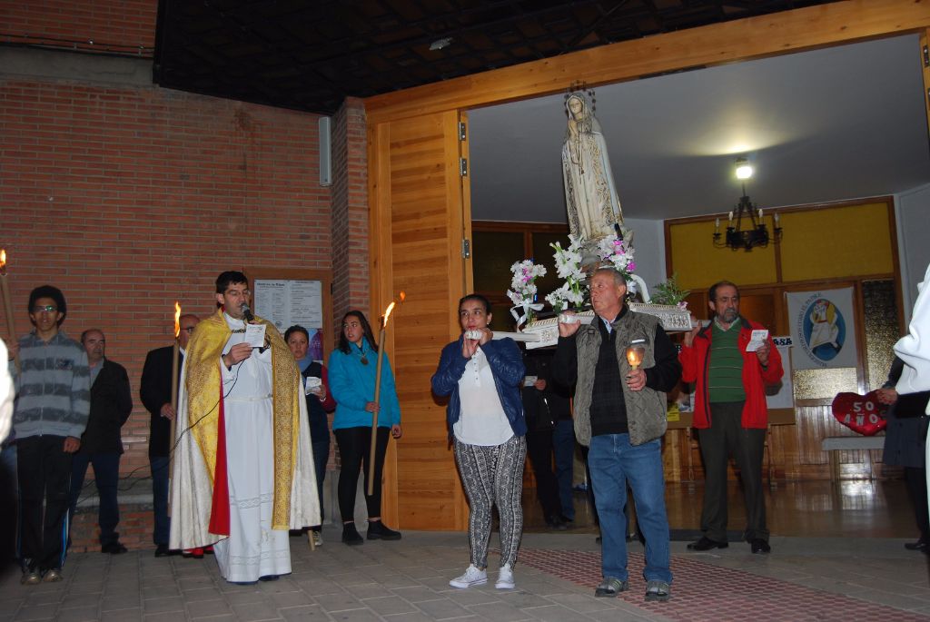 Aranda de Duero rinde homenaje a la Virgen de Fátima 2 rosario-antorchas-aranda-6.jpg