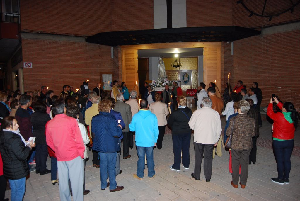 Aranda de Duero rinde homenaje a la Virgen de Fátima 1 rosario-antorchas-aranda-7.jpg